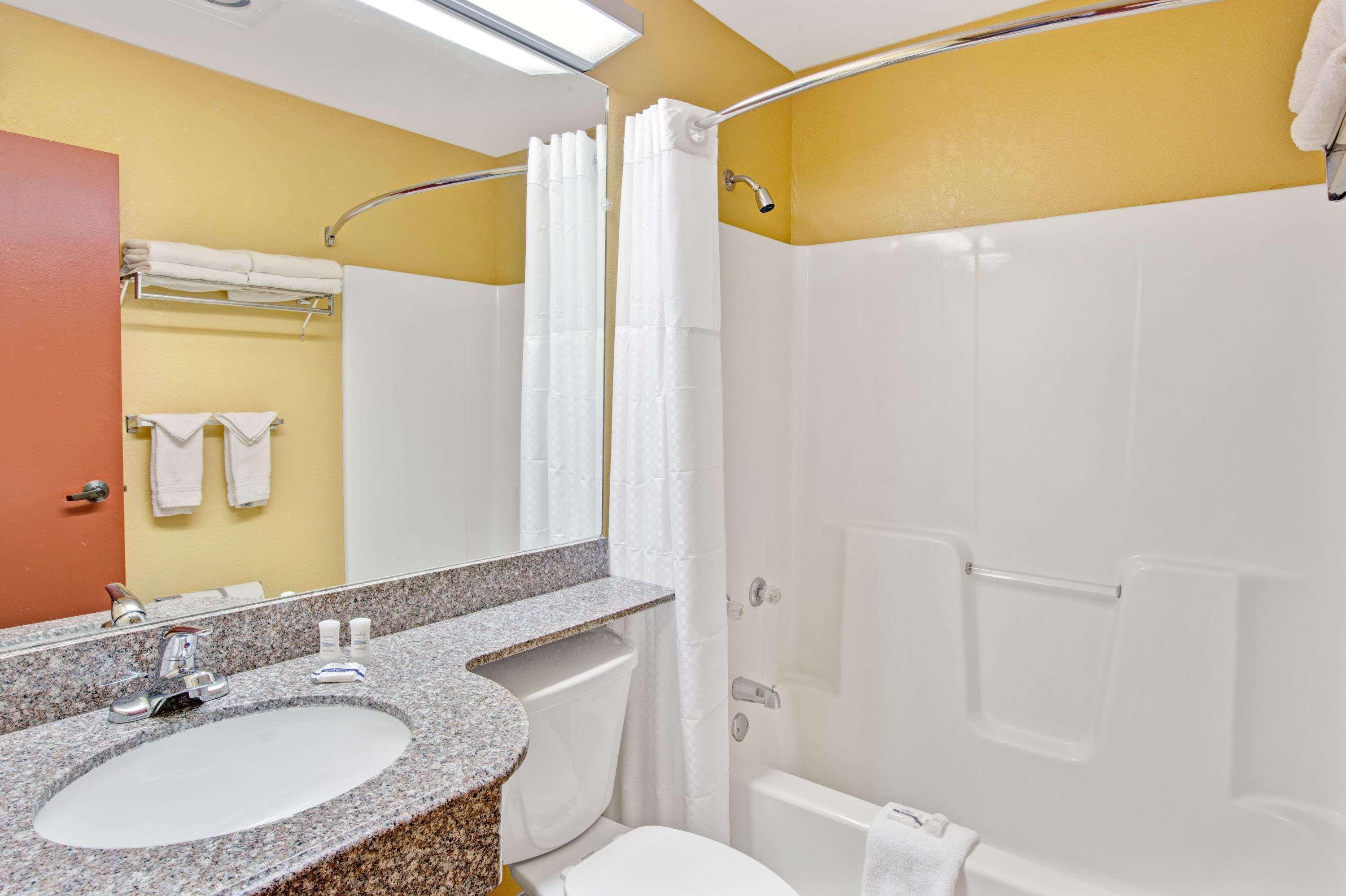 Microtel Inn & Suites By Wyndham Gatlinburg Bagian luar foto