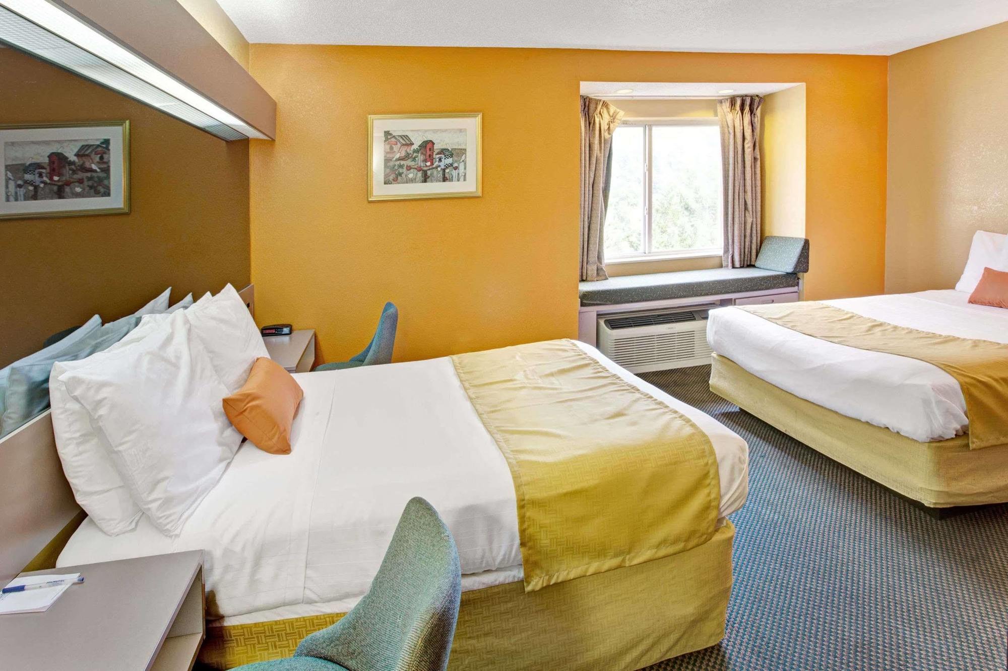 Microtel Inn & Suites By Wyndham Gatlinburg Bagian luar foto